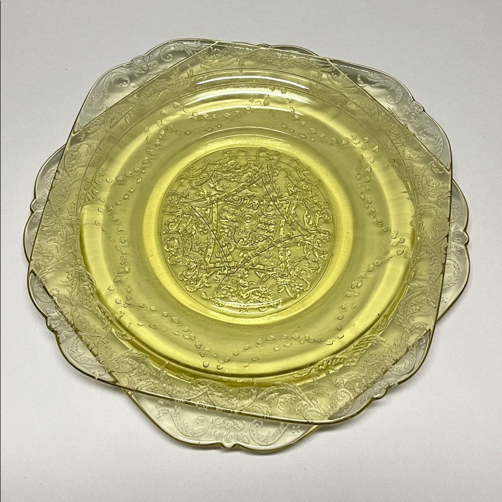 Vintage 6" "Madrid" Amber Depression Glass Dessert Plates (1932–1939)